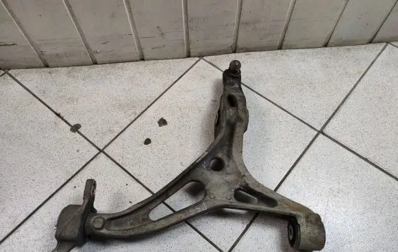 Mercedes-Benz ML W164 Front control arm 000062367106