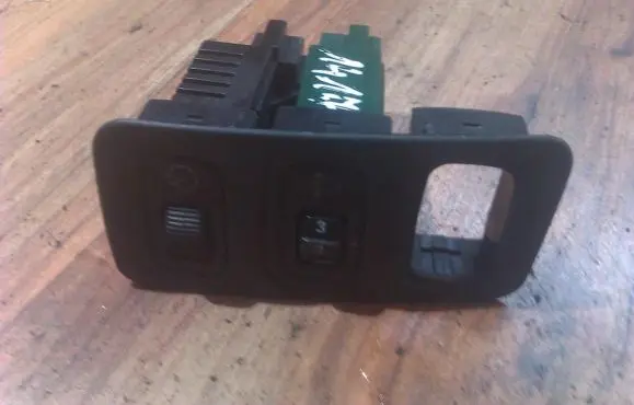 Mitsubishi Pajero Pinin Headlight level height control switch