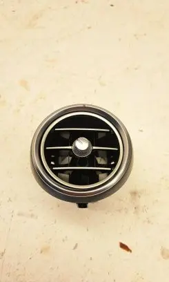 Mercedes-Benz C W205 Dash center air vent grill A2058300301