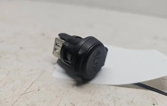 Citroen C4 I Picasso AUX in-socket connector 96647952A