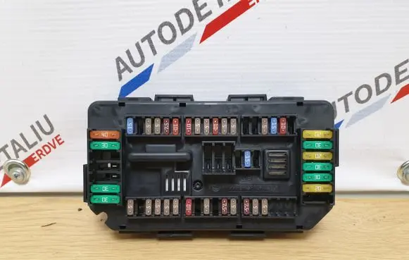 BMW 2 F22 F23 Fuse module 9389068 61149389068