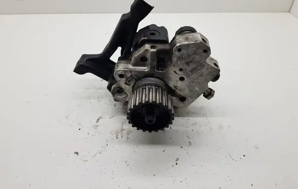Audi A6 S6 C6 4F Fuel injection high pressure pump 059130755E