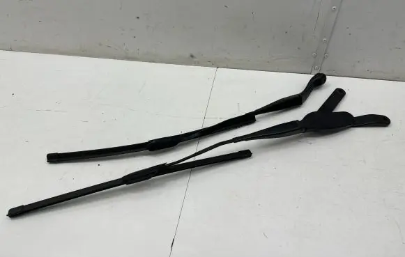 Mercedes-Benz C W206 Windshield/front glass wiper blade A2068203801 A2068240300