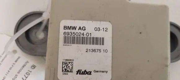 BMW 5 F10 F11 Aerial antenna amplifier 693502401