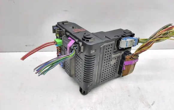 Volvo V70 Fuse module 30728542