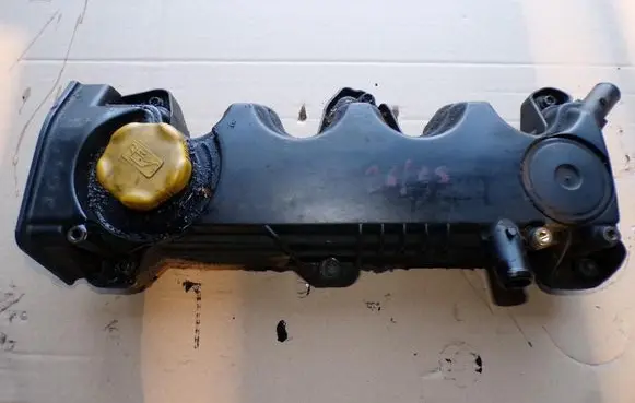 Opel Astra H Rocker cam cover 55197017