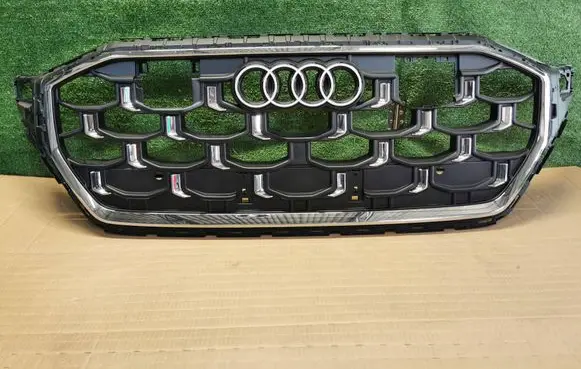 Audi Q8 Front grill 4M8853651BS 4M8853651BR