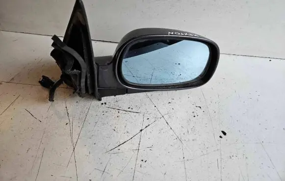 SsangYong Rexton Front door electric wing mirror E4012180