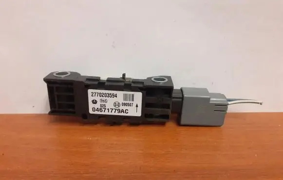 Chrysler 300 - 300C Airbag deployment crash/impact sensor 04671779AC 9726
