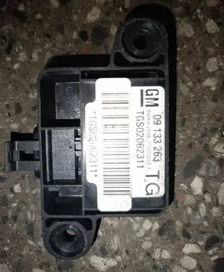 Opel Zafira A Airbag deployment crash/impact sensor 09133263 TGS02062311