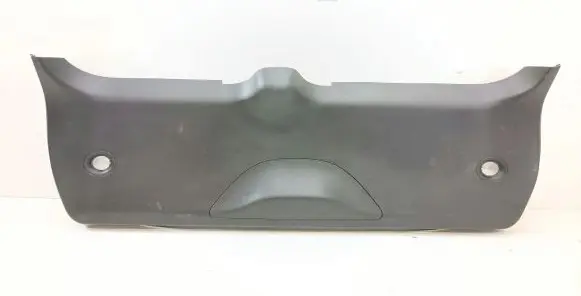 Tailgate trim