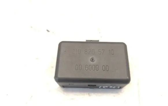 Mercedes-Benz S W220 Rain sensor 2108205710 00600000