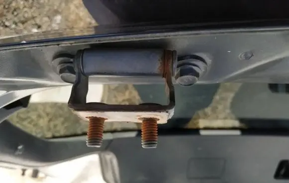 Toyota Corolla E120 E130 Tailgate/trunk/boot hinge