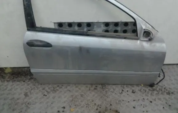Mercedes-Benz CLK A209 C209 Front door