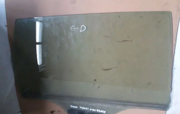 Honda FR-V Rear door window glass