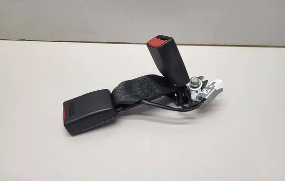 Mazda 2 Rear seatbelt buckle