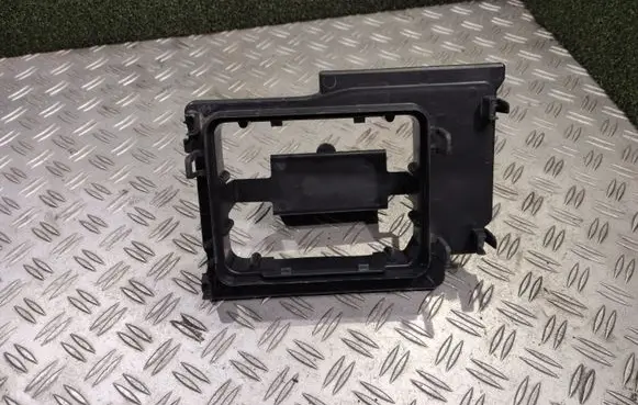 Renault Trafic III (X82) Fuse box set 284B50669R M0U023541