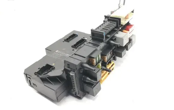 Mercedes-Benz C W204 Fuse module 2049001202