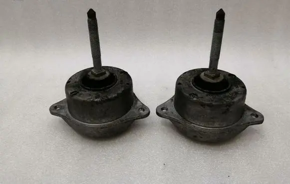 Porsche 911 997 Engine mount bracket 99737504908