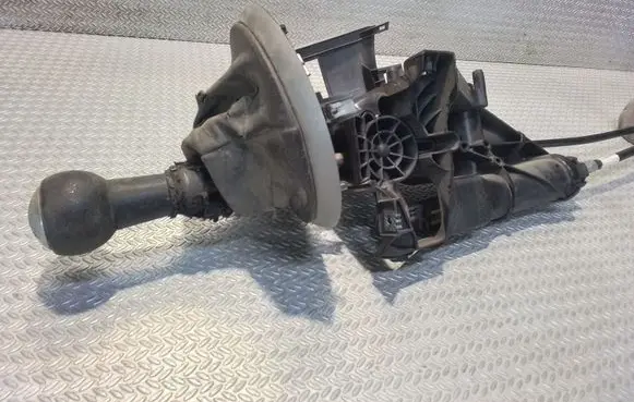 Dacia Logan I Gear shifter/selector 9687897380