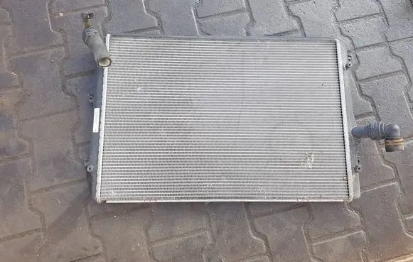 Volkswagen Touran II Coolant radiator 1K0121251DM