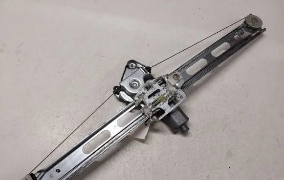 Mercedes-Benz A W168 Front door window regulator with motor 191745 0130821673