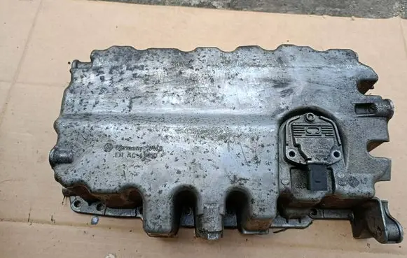 Volkswagen PASSAT B6 Oil sump 03G103603