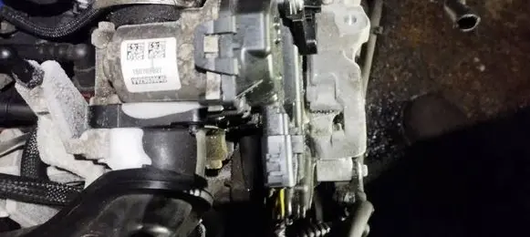 Ford C-MAX II Throttle valve 980723858002 V29039645