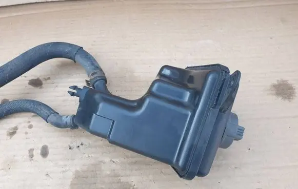 Audi A8 S8 D3 4E Power steering hose/pipe/line 4E0422373