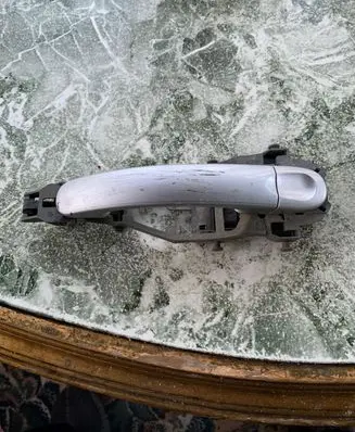 Volkswagen Golf VI Front door exterior handle 1K0837885A