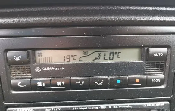 Volkswagen PASSAT B5 Climate control unit 3B1907044H
