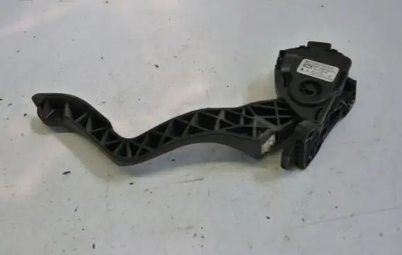 Peugeot 207 Accelerator throttle pedal 9681530380