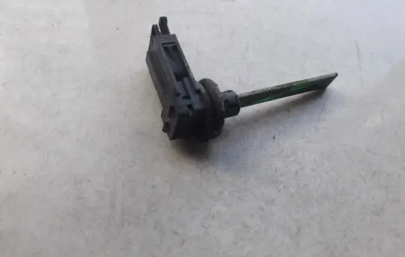 Volkswagen PASSAT B5 Interior temperature sensor 4b0820539