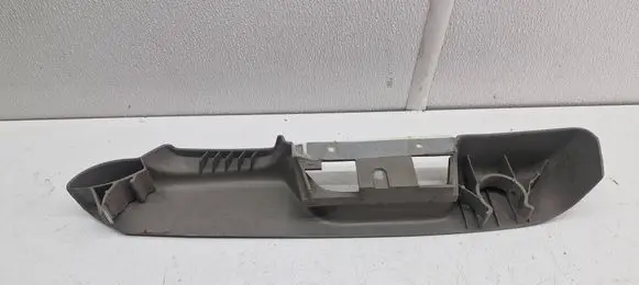 Volvo XC70 Front door seat control surround trim 9174419