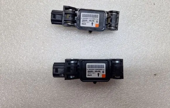 Suzuki Grand Vitara II Airbag deployment crash/impact sensor 3893065J30