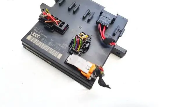 Audi A4 S4 B7 8E 8H Comfort/convenience module 8e0907279j 01.02.2005