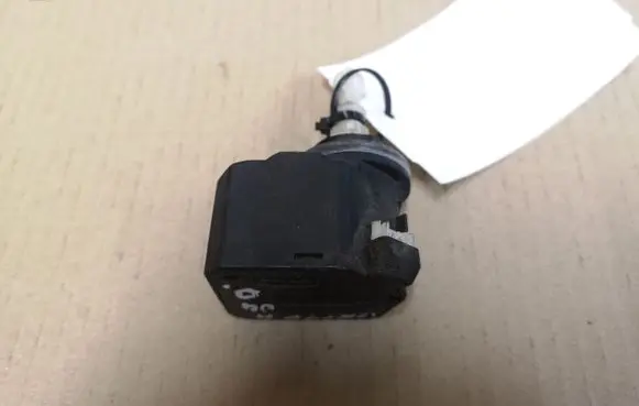 Opel Vectra C Headlight level adjustment motor 00883000