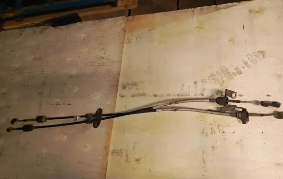 Ford Focus Gear shift cable linkage BV6R7E395GA