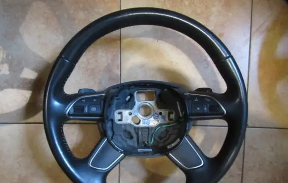 Audi Q3 8U Steering wheel