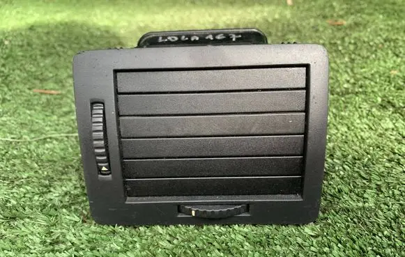 Skoda Fabia Mk1 (6Y) Dashboard side air vent grill/cover trim 6Y0819702