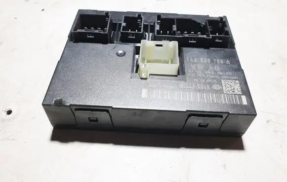 Volkswagen PASSAT B7 Comfort/convenience module 3AA959799A