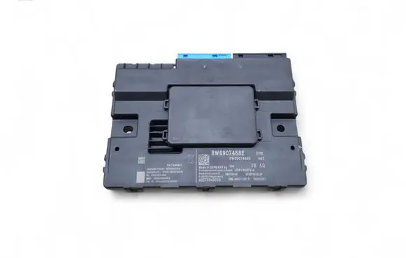 Audi Q7 4M Gateway control module 8W6907468E