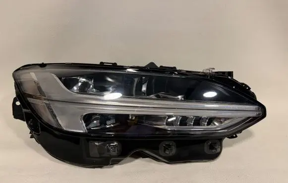 Volvo S90, V90 Headlight/headlamp 32228317