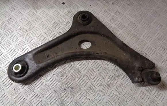 Citroen C4 Cactus Front lower control arm/wishbone