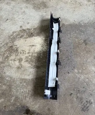Front sill trim cover