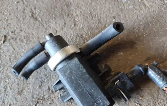 Volvo S40, V40 Turbo solenoid valve