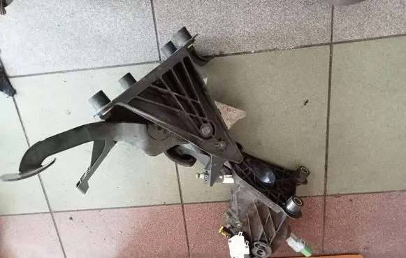 Renault Laguna II Brake pedal 8200420699
