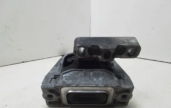 Engine mount bracket