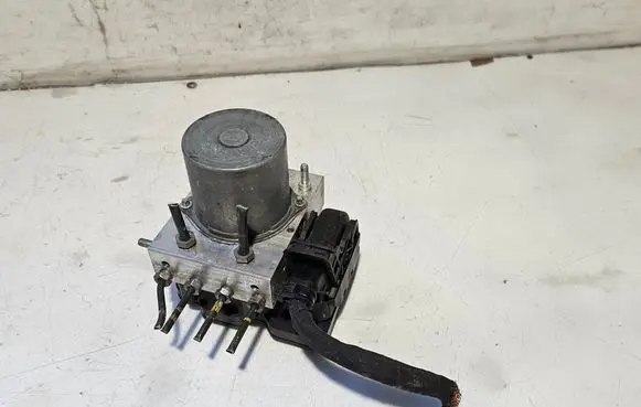 Mercedes-Benz Sprinter W906 ABS Pump A9069002302