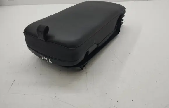 Land Rover Evoque I Rear seat armrest 